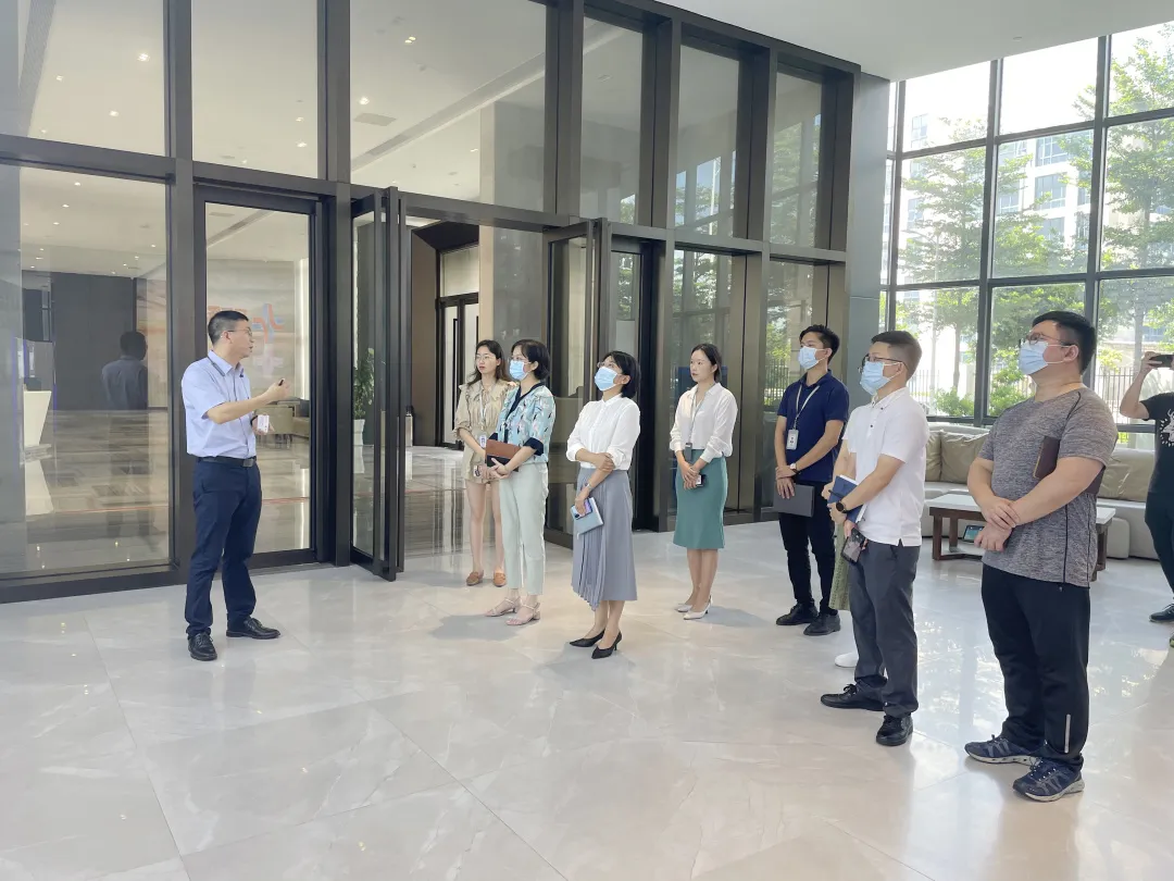 【園區(qū)新聞】南沙圖書館楊焱館長、南沙區(qū)人社局李翠霞主任等一行蒞臨廣東醫(yī)谷考察交流