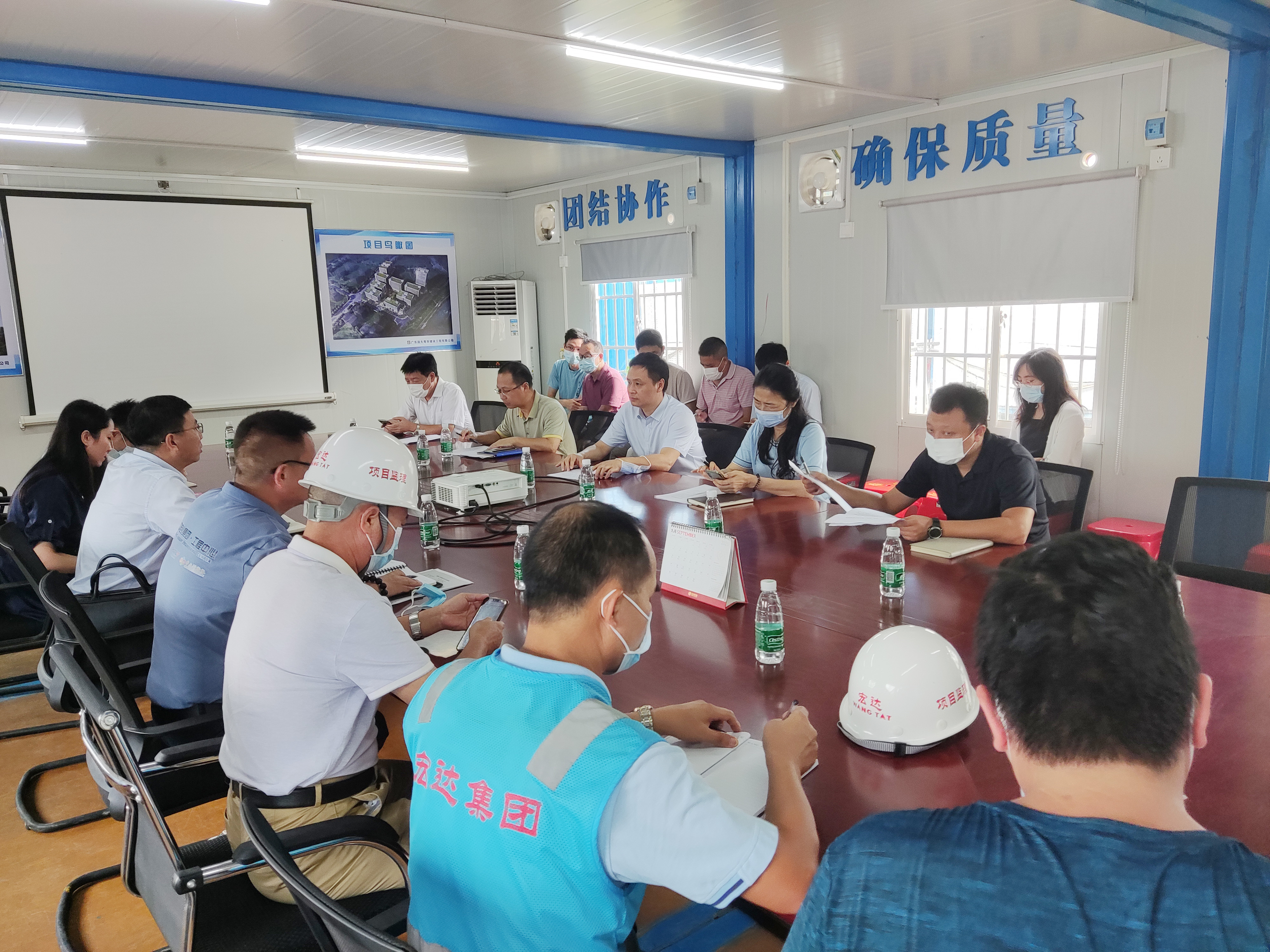 珠海高新區(qū)管委會劉宏常務副主任一行蒞臨廣東醫(yī)谷珠海項目調(diào)研指導 