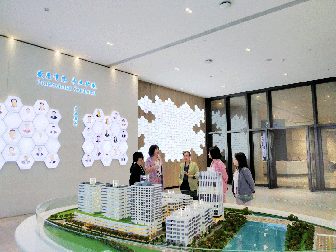 法國(guó)駐廣州總領(lǐng)事館商務(wù)投資處一行蒞臨廣東醫(yī)谷考察交流